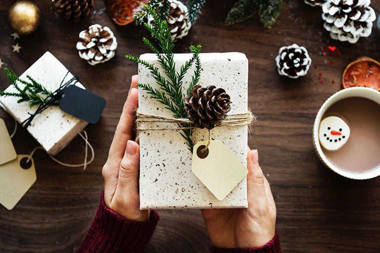 Gift Guide: How to Use Gifts to Boost Friendship Fast - Midnight