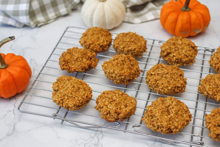 How to Bake Pumpkin & Oatmeal Halloween Cookies